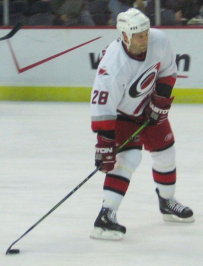 Andrew Hutchinson (ice hockey)