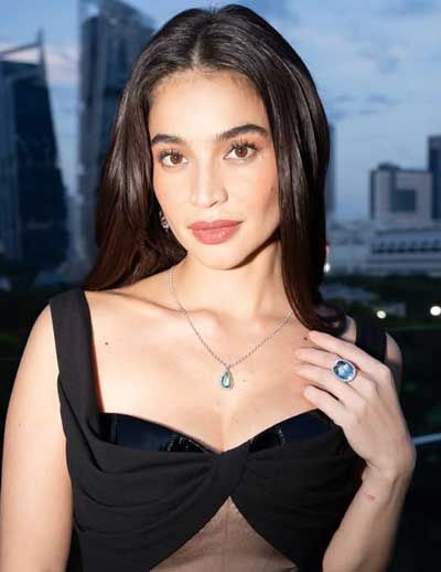 Anne Curtis