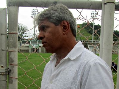 Arthur Bernardes (football manager)