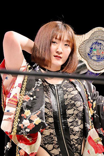 Asuka (wrestler, born 1998)