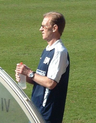 Billy McEwan (footballer, born 1951)