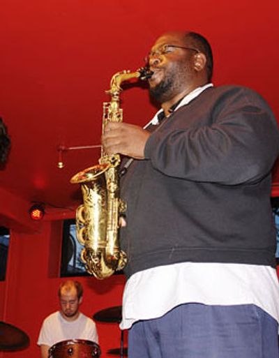 Darius Jones (saxophonist)