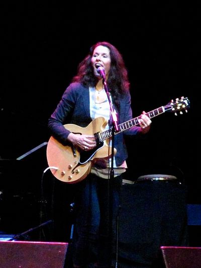 Edie Brickell