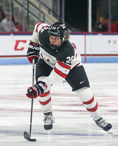 Emily Clark (ice hockey)