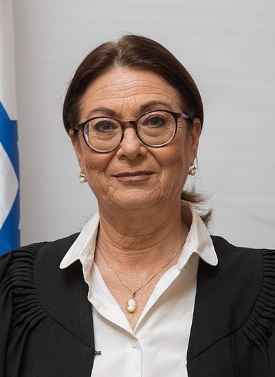 Esther Hayut