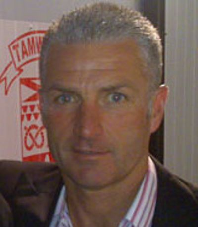 Gary Mills (footballer, born 1961)