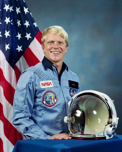 George Nelson (astronaut)