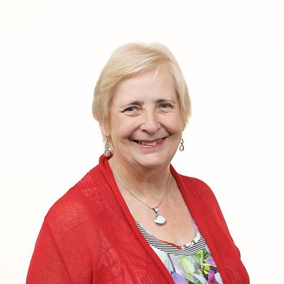 Gwenda Thomas