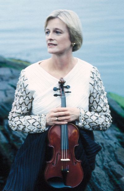 Helen Armstrong (violinist)