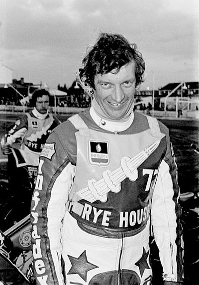 Hugh Saunders (speedway rider)