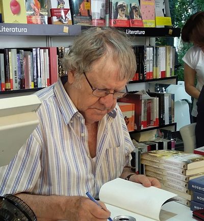 Ian Gibson (author)