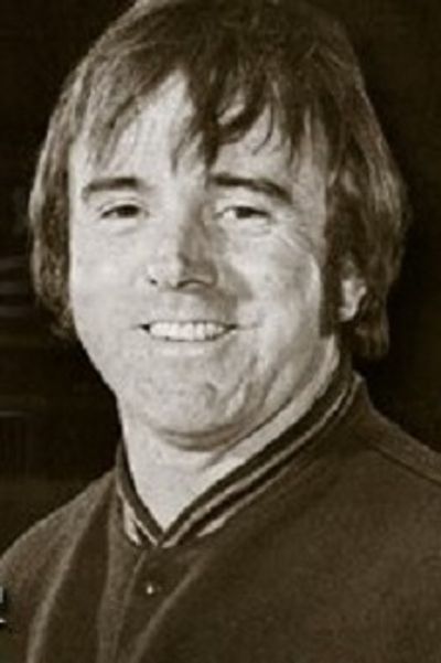 Jim Cross (ice hockey coach)