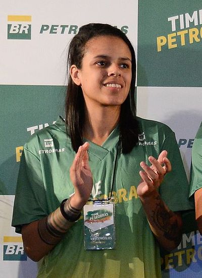 Júlia Vasconcelos
