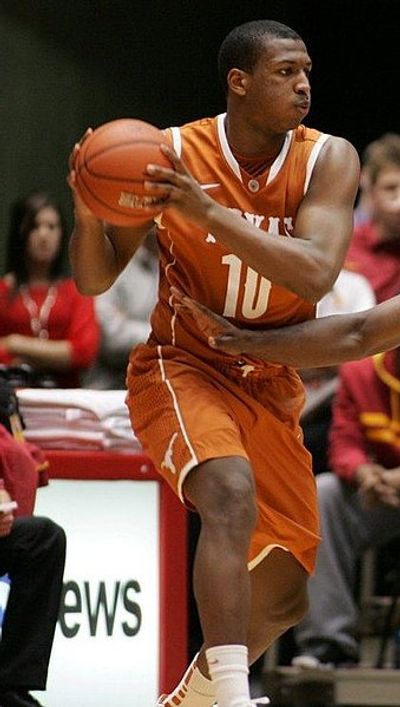 Jonathan Holmes (basketball)