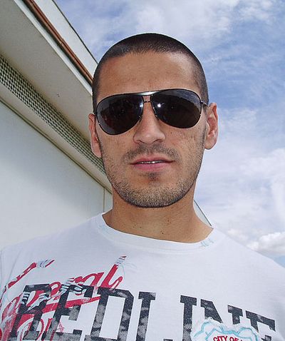 Juanito (footballer, born 1976)