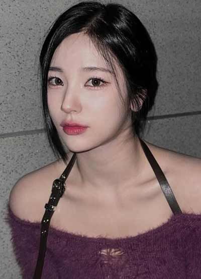 Kim So-hee (singer, born 1999)