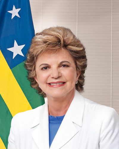 Lúcia Vânia Abrão Costa