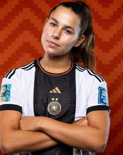Lena Oberdorf