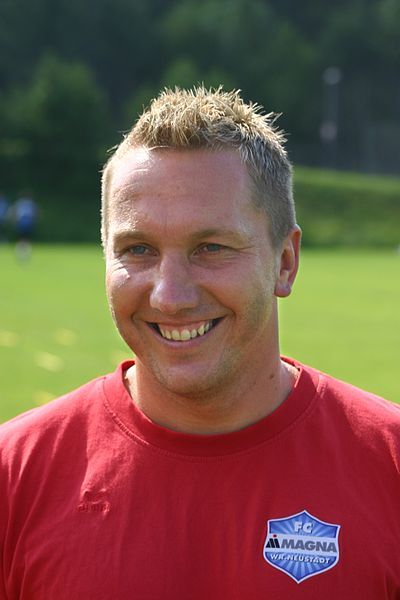 Manfred Schmid (footballer)