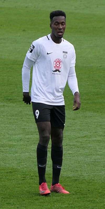 Mike Owusu (footballer, born 1995)