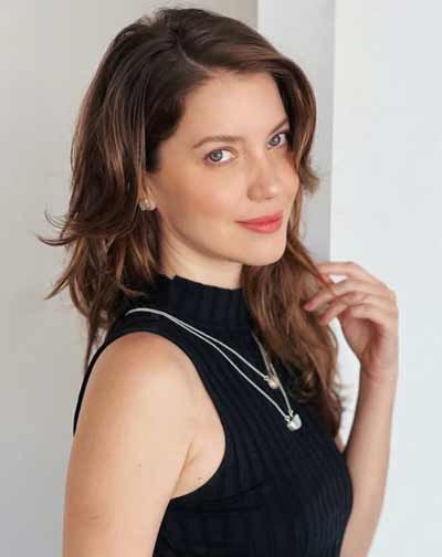 Nathalia Dill
