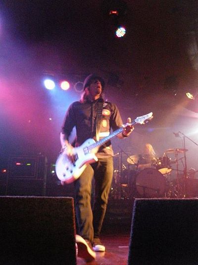 Paul Phillips (guitarist)