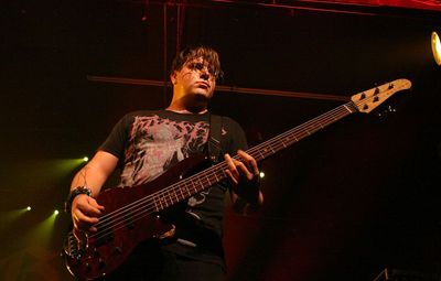 Paul Thomas (bassist)