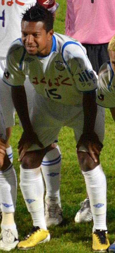 Paulinho (footballer, born 1982)