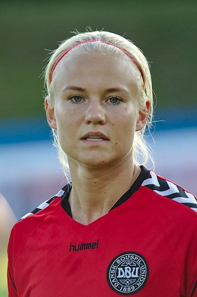 Pernille Harder (footballer)