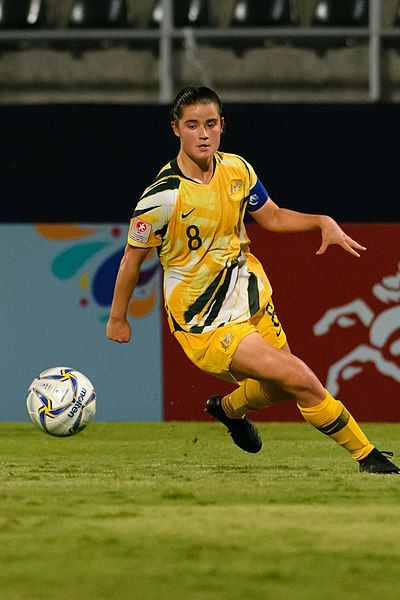 Rachel Lowe (soccer)
