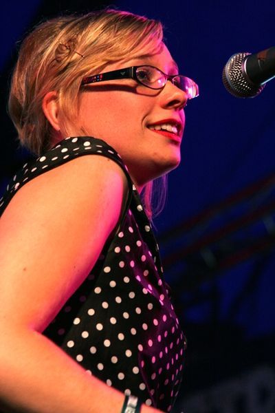 Rebecca Stephens (singer)