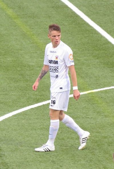 Robert Taylor (footballer, born 1994)