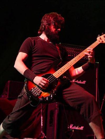 Roberto García (bassist)