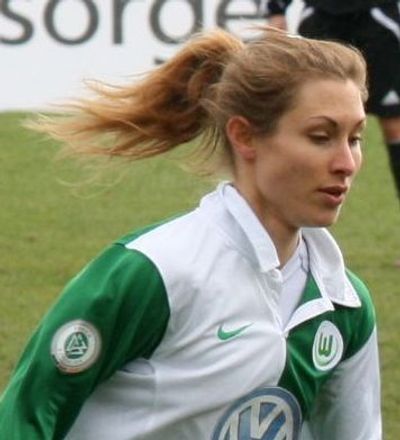 Shelley Thompson (footballer)