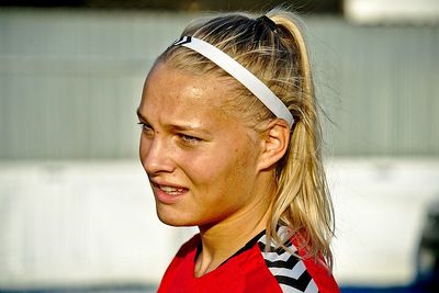 Stine Larsen (footballer)