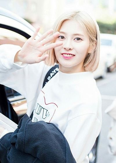 Yebin (singer)