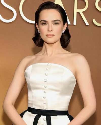 Zoey Deutch